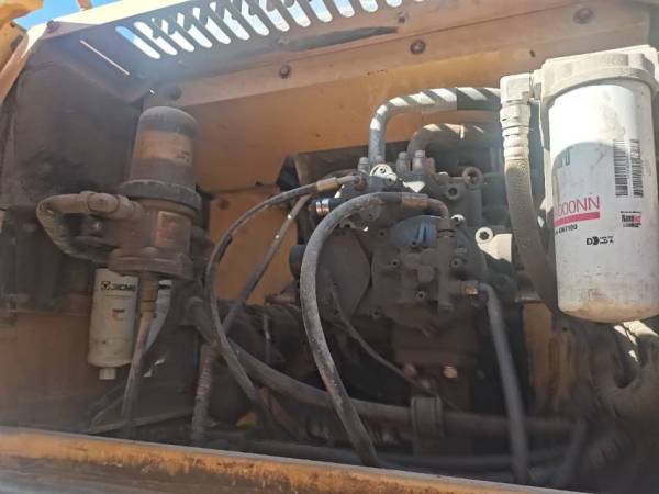 徐工XE490D履帶式挖掘機