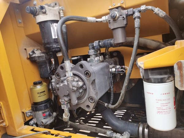 徐工XE200DA履帶式挖掘機(jī)