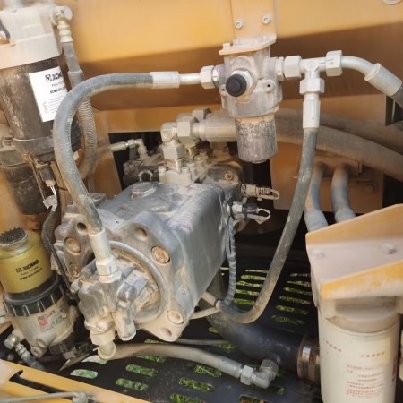 徐工XE200DA履带式挖掘机