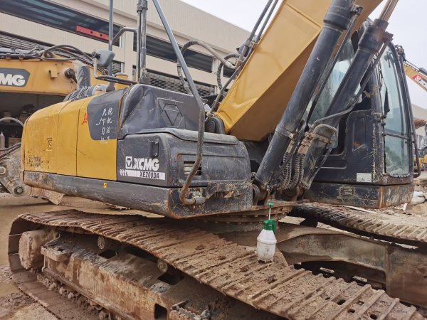 徐工XE200DA履帶式挖掘機(jī)