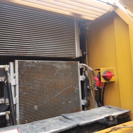 徐工XE200DA履带式挖掘机