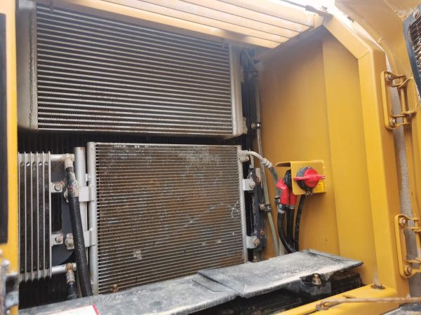 徐工XE200DA履帶式挖掘機(jī)