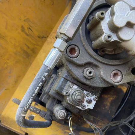 神钢SK350LC履带式挖掘机