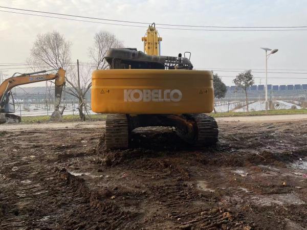 神鋼SK350LC履帶式挖掘機