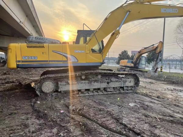 神鋼SK350LC履帶式挖掘機