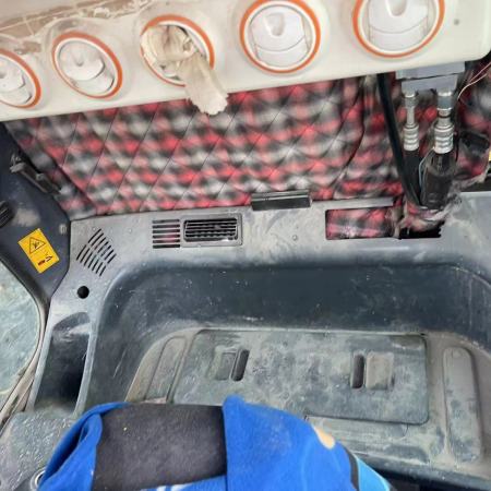 神钢SK350LC履带式挖掘机