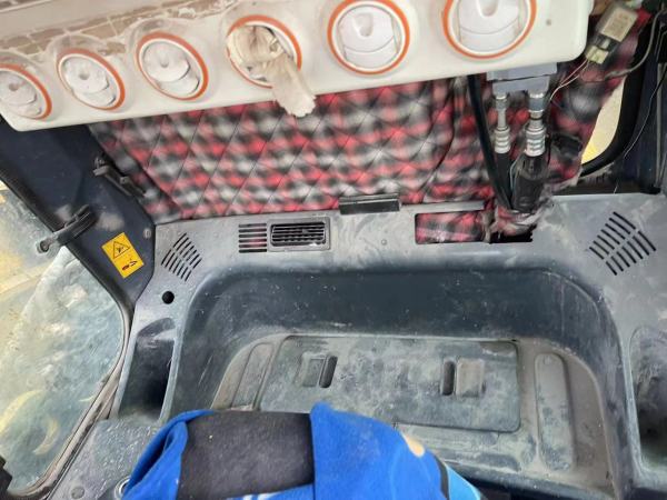 神鋼SK350LC履帶式挖掘機