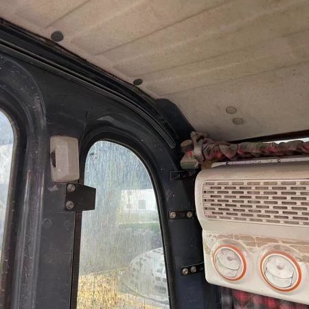 神钢SK350LC履带式挖掘机