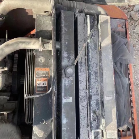 斗山DH220履带式挖掘机