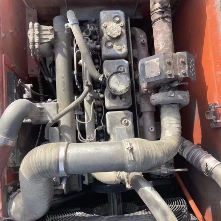 斗山DH220履带式挖掘机