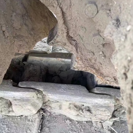 斗山DH220履带式挖掘机