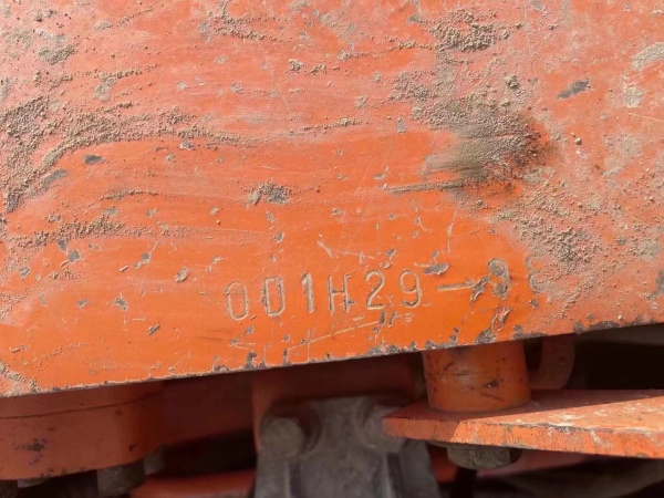 斗山DH220履帶式挖掘機(jī)