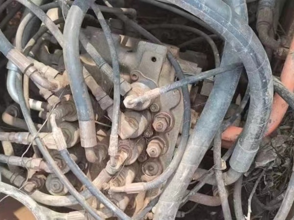 斗山DH215-7履帶式挖掘機