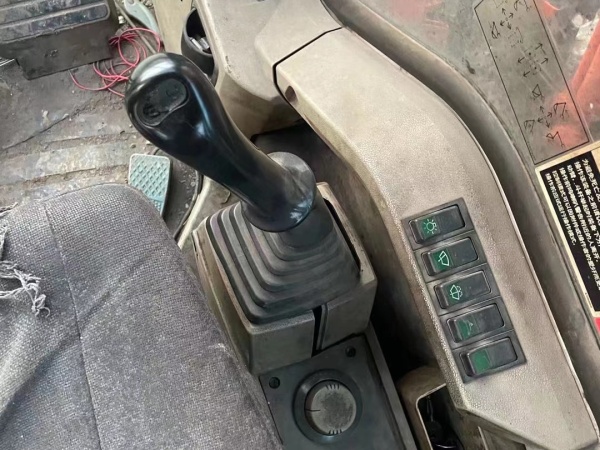 斗山DH215-7履帶式挖掘機