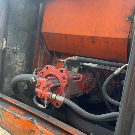 斗山DH215-7履带式挖掘机