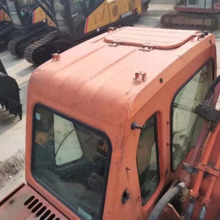 斗山DH215-7履带式挖掘机