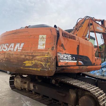 斗山DH215-7履带式挖掘机