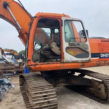 斗山DH215-7履带式挖掘机