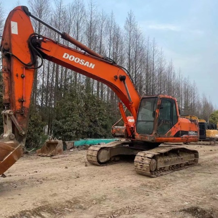 斗山DH215-7履带式挖掘机