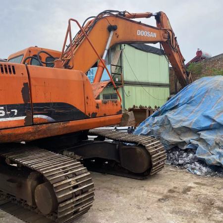 斗山DH215-7履带式挖掘机