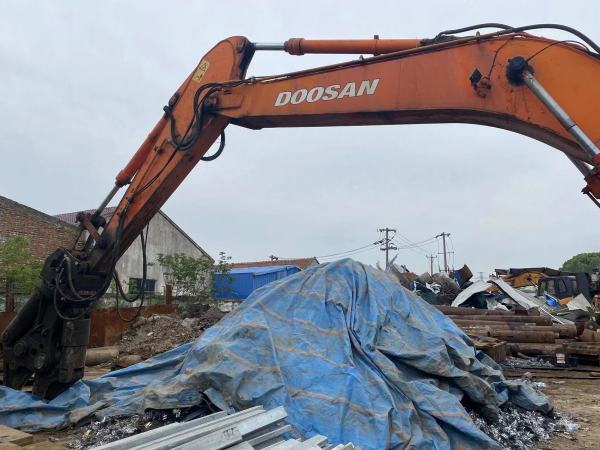 斗山DH215-7履帶式挖掘機