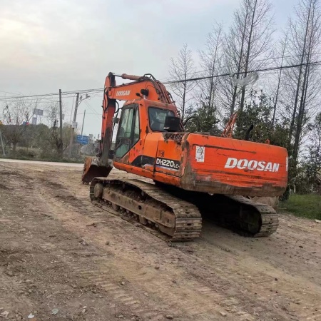 斗山DH215-7履带式挖掘机