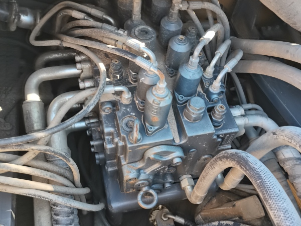 徐工XE520DK履帶式挖掘機(jī)