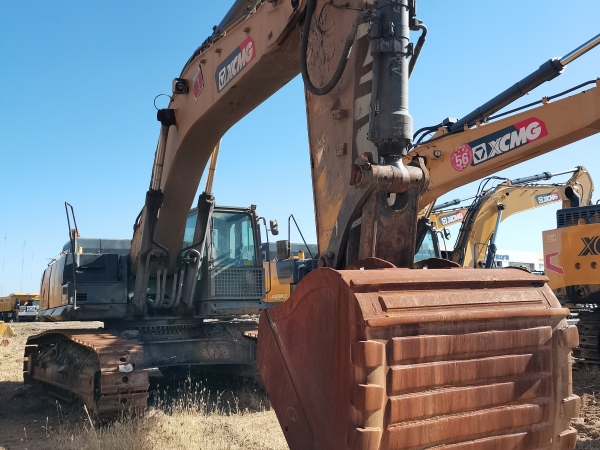 徐工XE520DK履帶式挖掘機(jī)