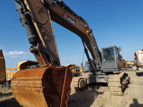 徐工XE520DK履帶式挖掘機(jī)