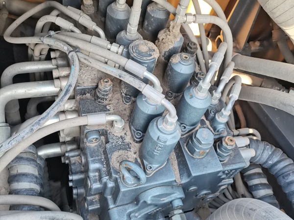 徐工XE520DK履帶式挖掘機(jī)