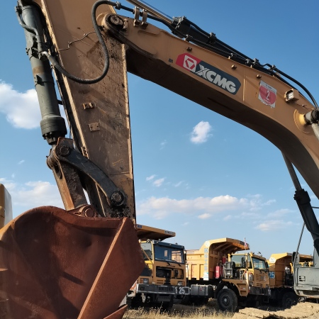 徐工XE520DK履带式挖掘机