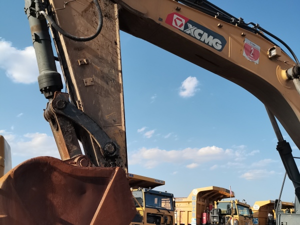 徐工XE520DK履帶式挖掘機(jī)