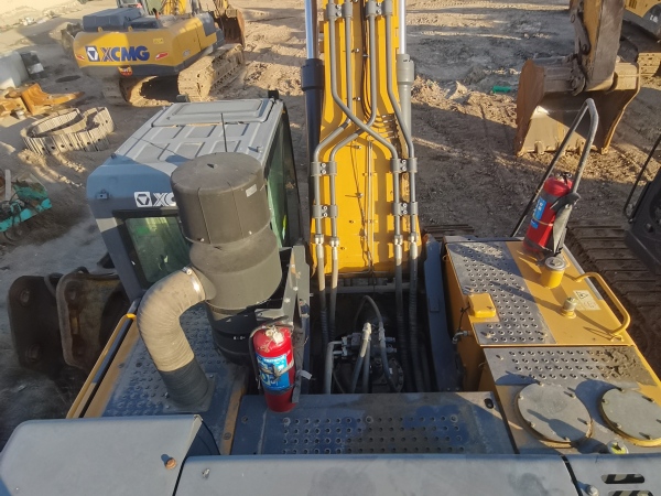 徐工XE520DK履帶式挖掘機(jī)