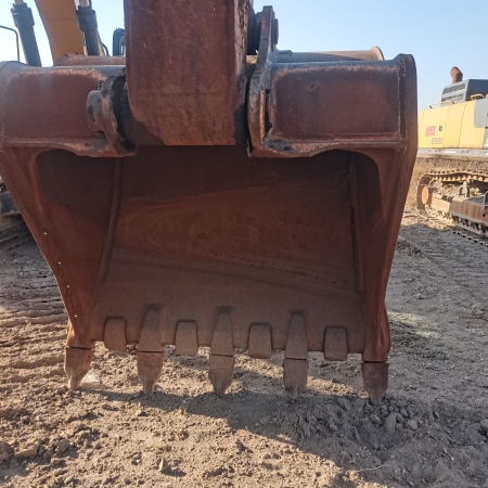 徐工XE520DK履带式挖掘机