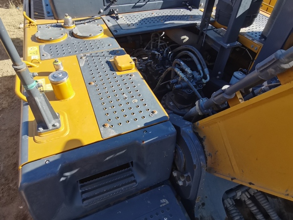 徐工XE550DK履帶式挖掘機(jī)