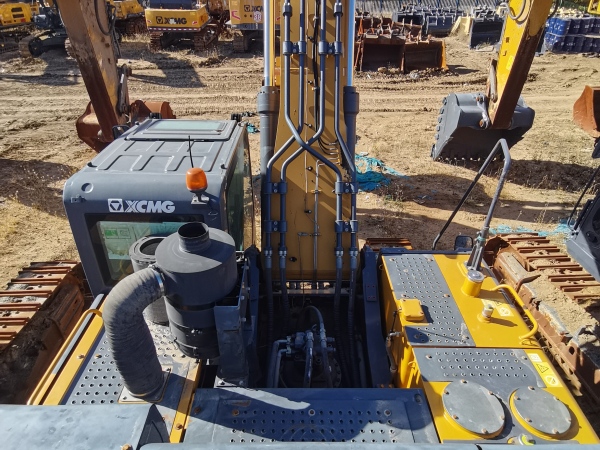 徐工XE550DK履帶式挖掘機(jī)