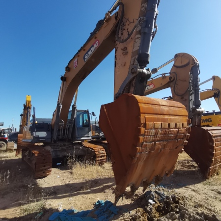 徐工XE550DK履带式挖掘机