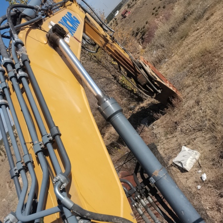 徐工XE490D履带式挖掘机