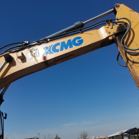 徐工XE490D履带式挖掘机