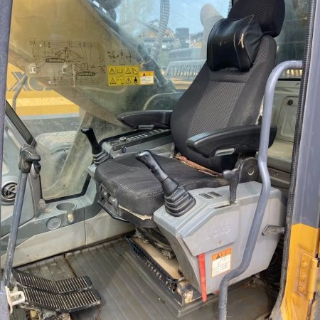 徐工XE400DK履带式挖掘机