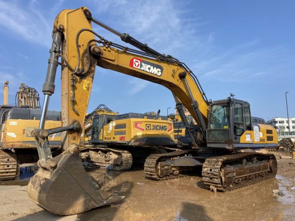 徐工XE400DK履帶式挖掘機