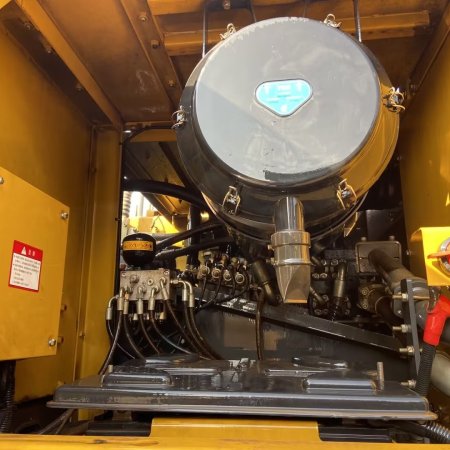 徐工XE400DK履带式挖掘机