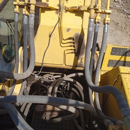 小松PC600-8R履带式挖掘机