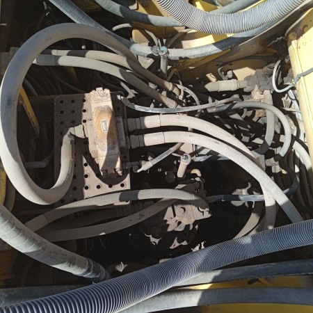 小松PC600-8R履带式挖掘机