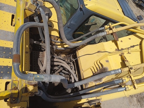 小松PC600-8R履帶式挖掘機(jī)