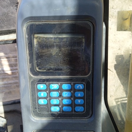 小松PC600-8R履带式挖掘机