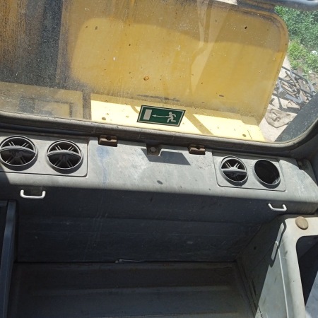 小松PC600-8R履带式挖掘机