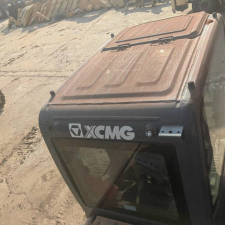 徐工XE210DA履带式挖掘机