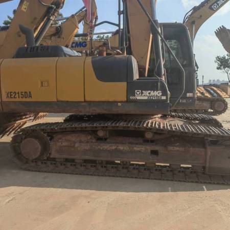 徐工XE210DA履带式挖掘机