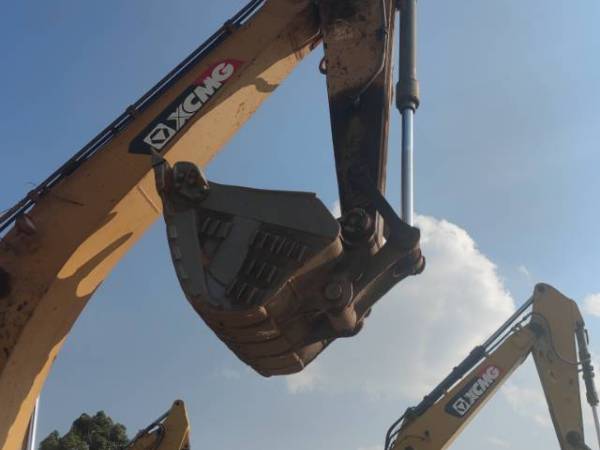 徐工XE210DA履帶式挖掘機(jī)